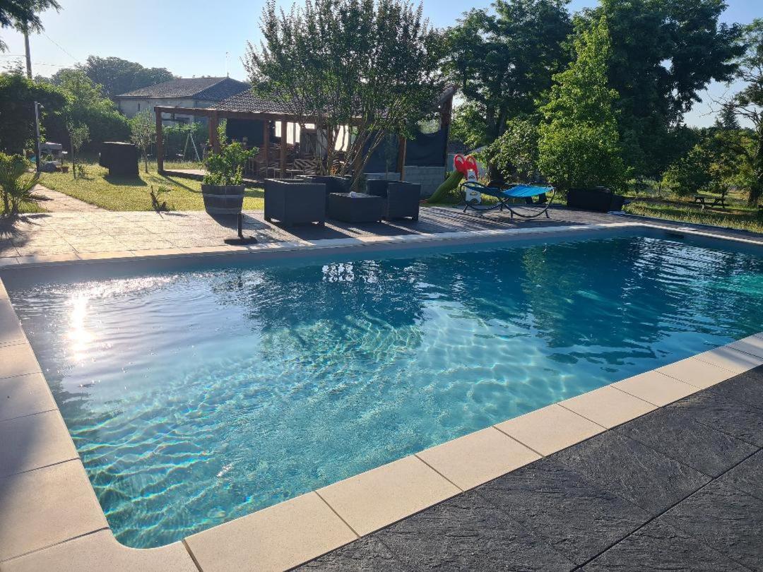 Aux Abris Des Vents D'Anges Bed & Breakfast Les Artigues-de-Lussac Dış mekan fotoğraf