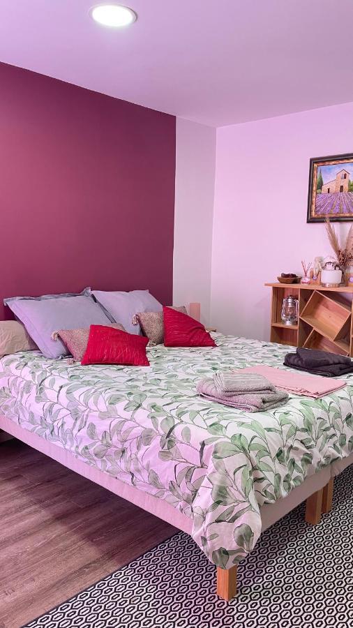 Aux Abris Des Vents D'Anges Bed & Breakfast Les Artigues-de-Lussac Dış mekan fotoğraf